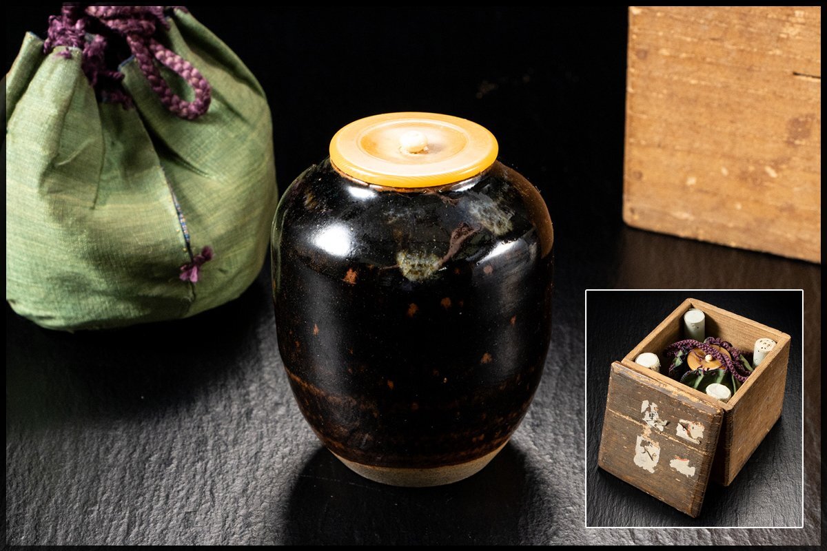 ◆天香楼◆ 時代 茶入　経年時代物（検索：濃茶器 茶道具 茶入 茶器 棗 仕覆 名物裂 濃茶用 肩衡 芋子） AJ1549