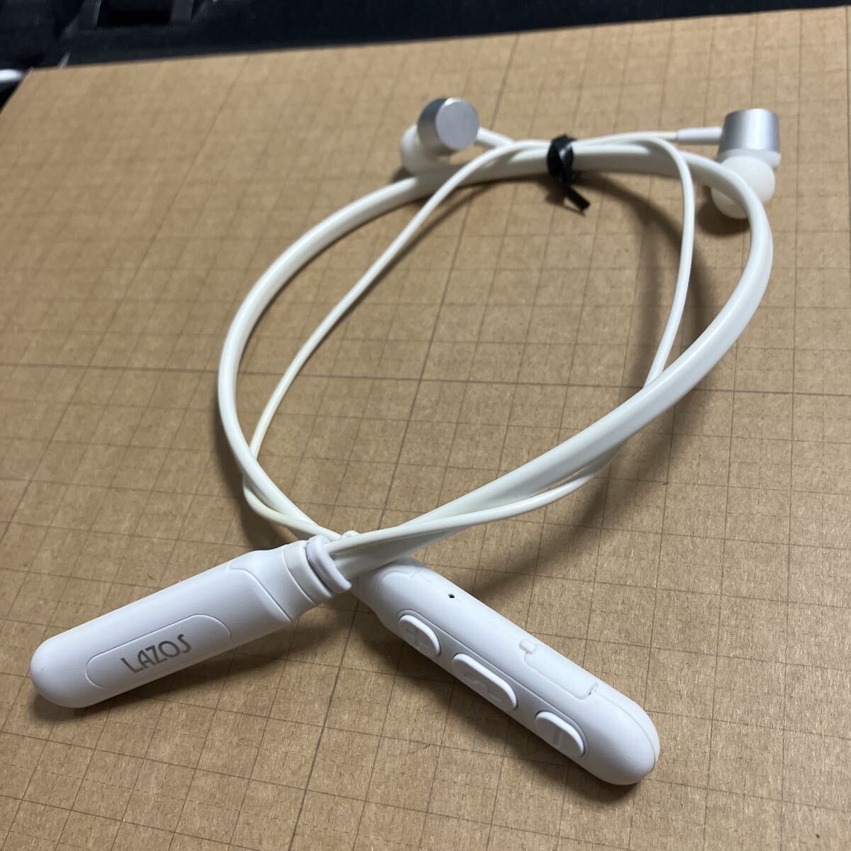 LAZOS ワイヤレスイヤホン ネックバンド型 Bluetooth ホワイト