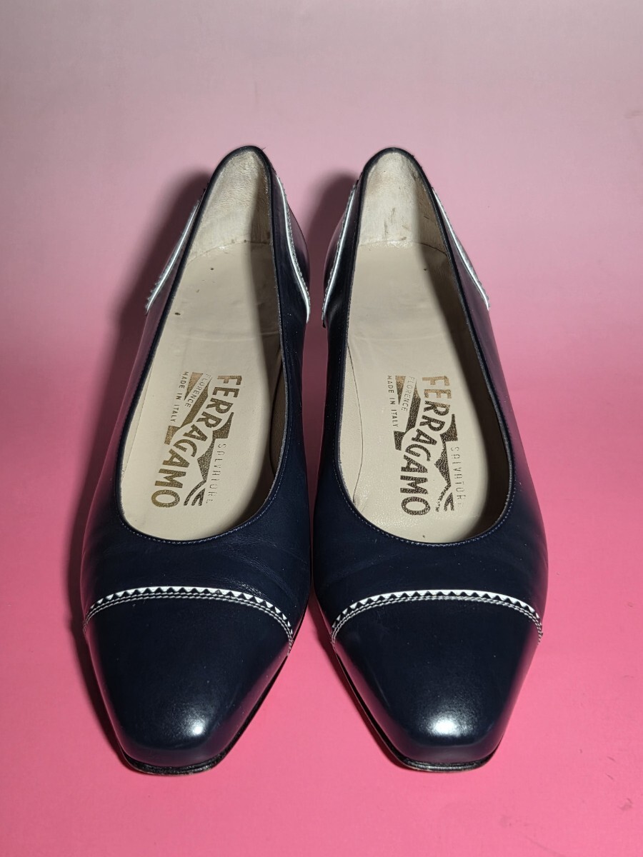★USED《 サルヴァトーレ・フェラガモ 》婦人靴・紺・6　送料無料★ パンプス Salvatore Ferragamo ネイビー レザー 
