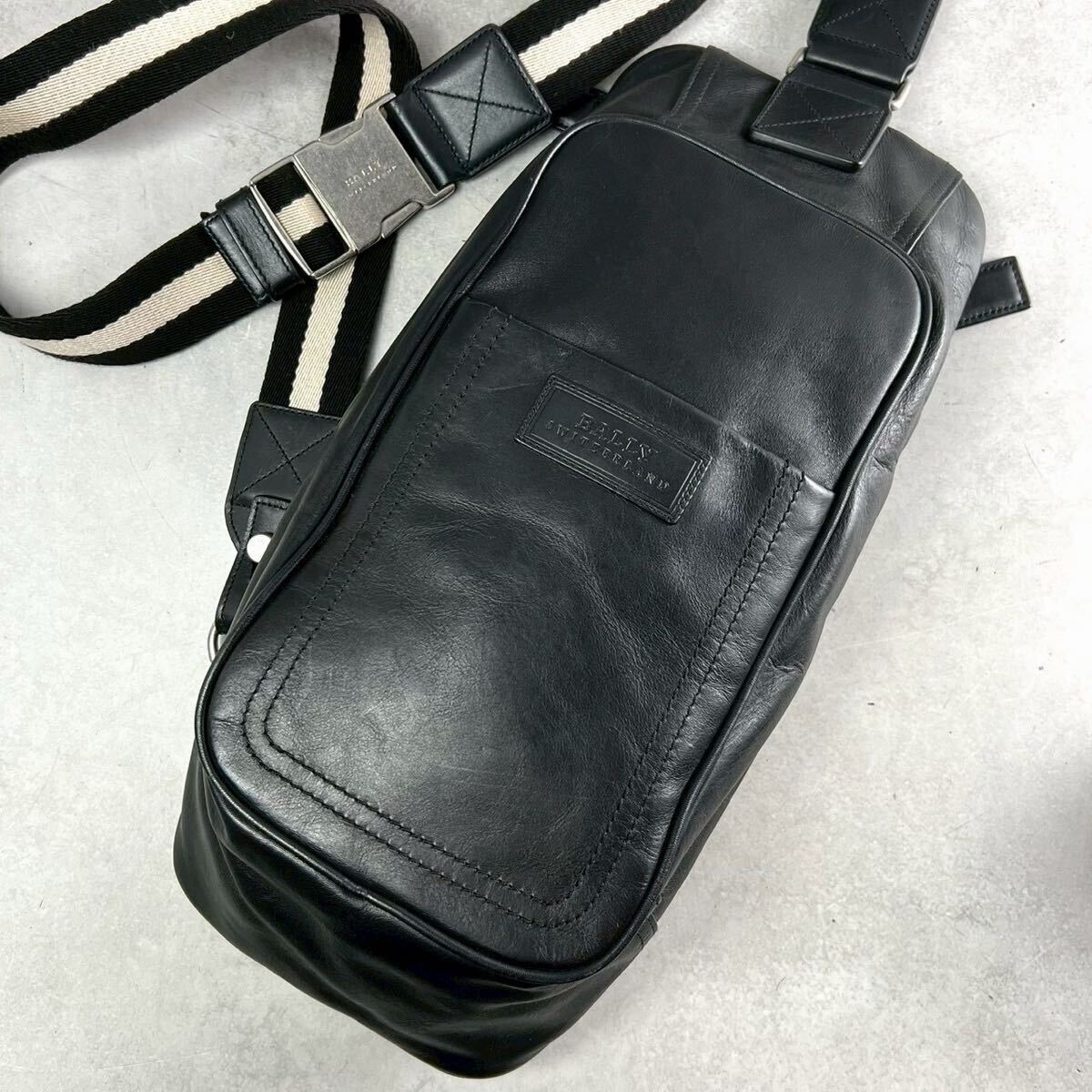 美品 BALLY バリー ショルダーバッグ ボディバッグ ブラック 黒 トレインスポッティング レザー 本革 斜め掛け ストライプ メンズ