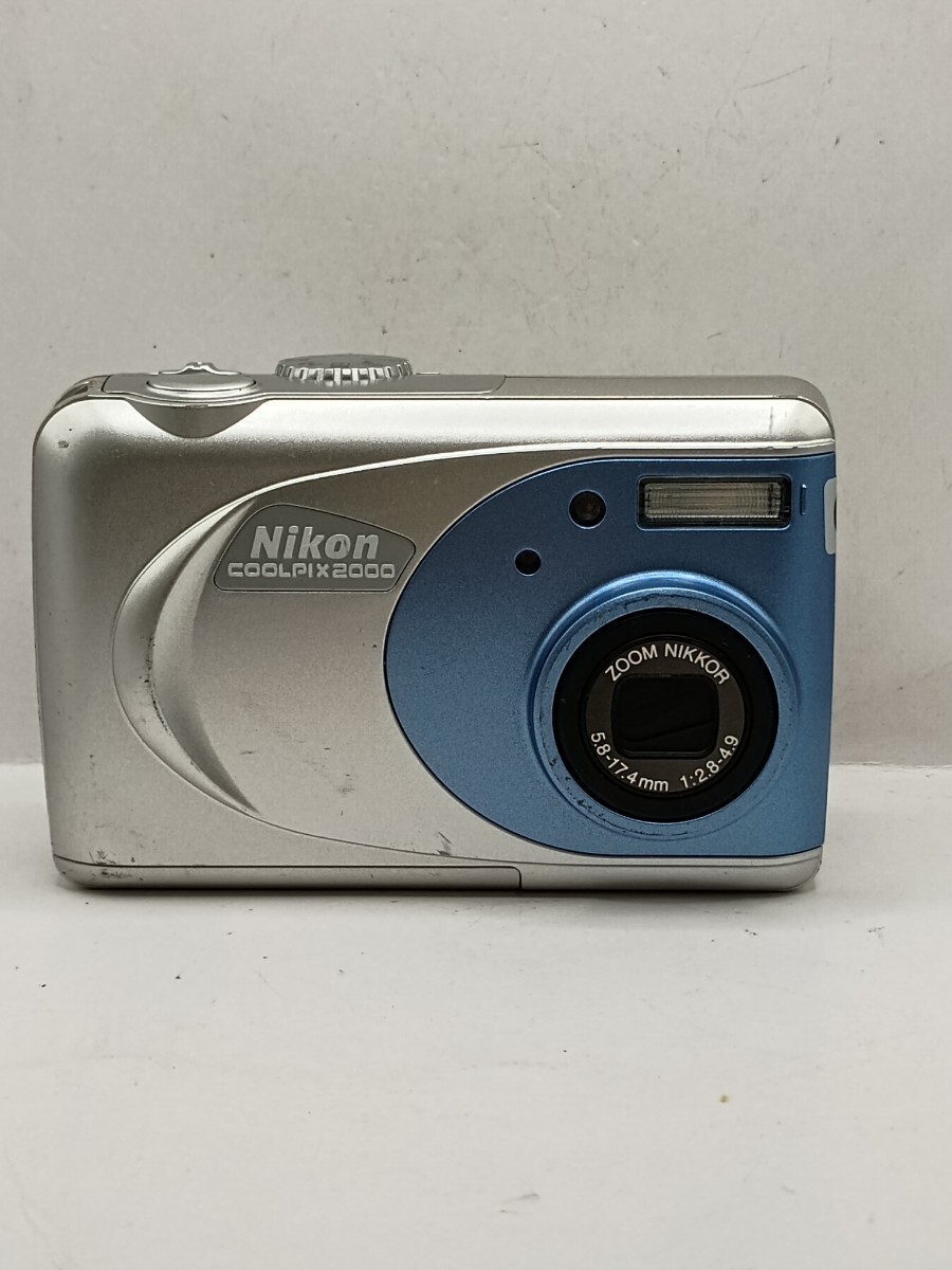 6243【動作確認済み】1円スタート Nikon COOLPIX 2000 コンパクトデジタルカメラ シルバー