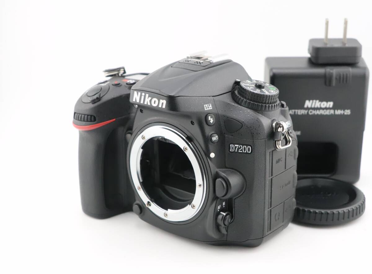 ★美品★ショット数179回★ニコン NIKON D7200 ボディ充電器付★　W0534＃5065