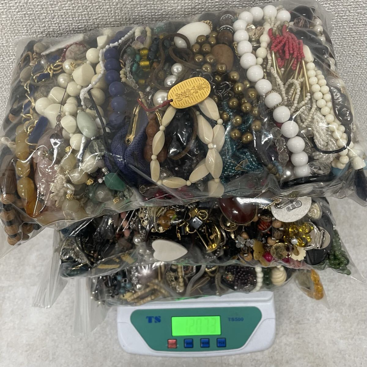 1円スタート（約12.0kg）イミテーションアクセサリー シルバー ゴールド まとめ売り 大量セット ネックレス リング ブローチ イヤリング