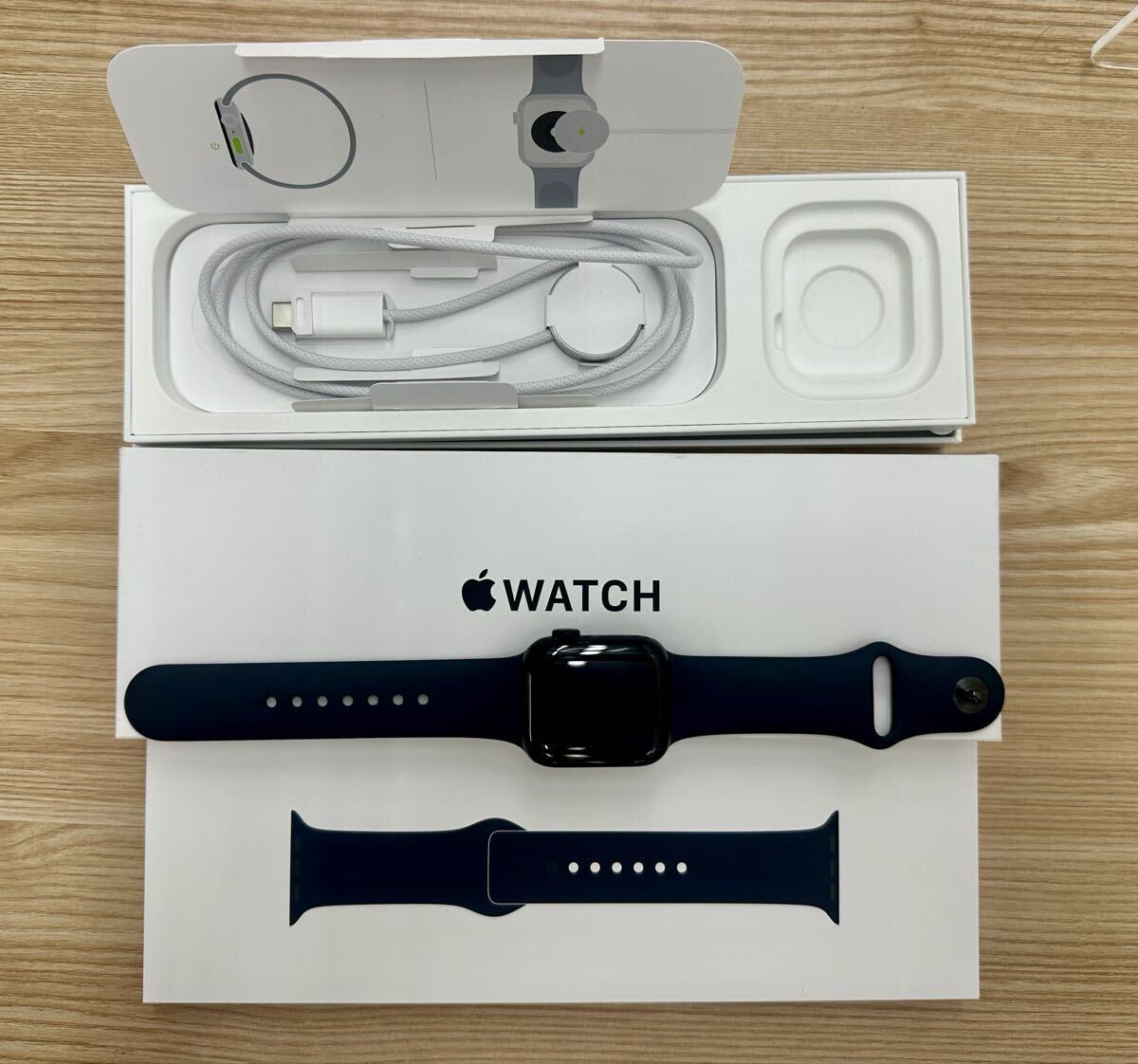 【極美品】Apple Watch SE 第3世代 40mm ミッドナイト アルミニウム GPS+セルラーモデル ミッドナイトスポーツバンド 【2026年4月15日出荷
