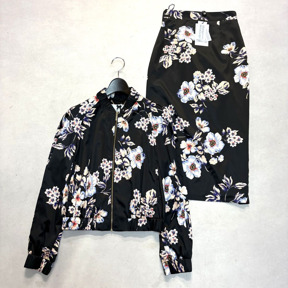 A ■ 未使用 '定価 総額33万円以上' イタリア製 Blumarine ブルマリン 花柄 総柄 ジャケット スカート 上下 セットアップ 38 高級婦人服 