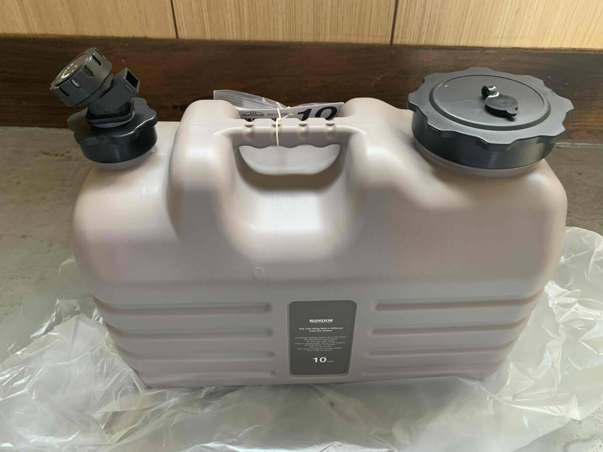 新品 BUNDOK HDジャグ 10L BD-329 ハード ウォーター タンク 給水 ポリタンク 広口 コック付 ノズル付 送料無料 沖縄県へは発送不可