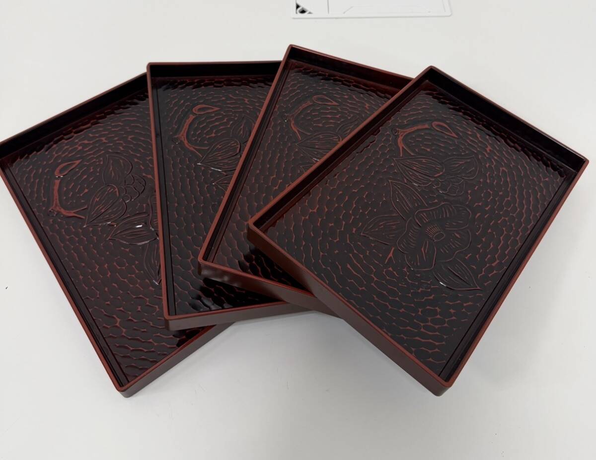 ★鎌倉彫風 椿の花 お盆4枚セット 長方形 中古品 経年保管品 1枚あたり横28.5㎝ 縦18㎝ 高さ2㎝