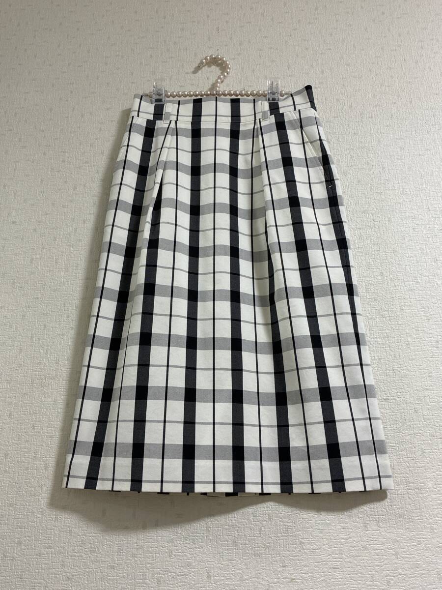 アナイ☆黒色・白色の上品な格子柄・シンプルで重宝するスカート美品☆クリーニング済み
