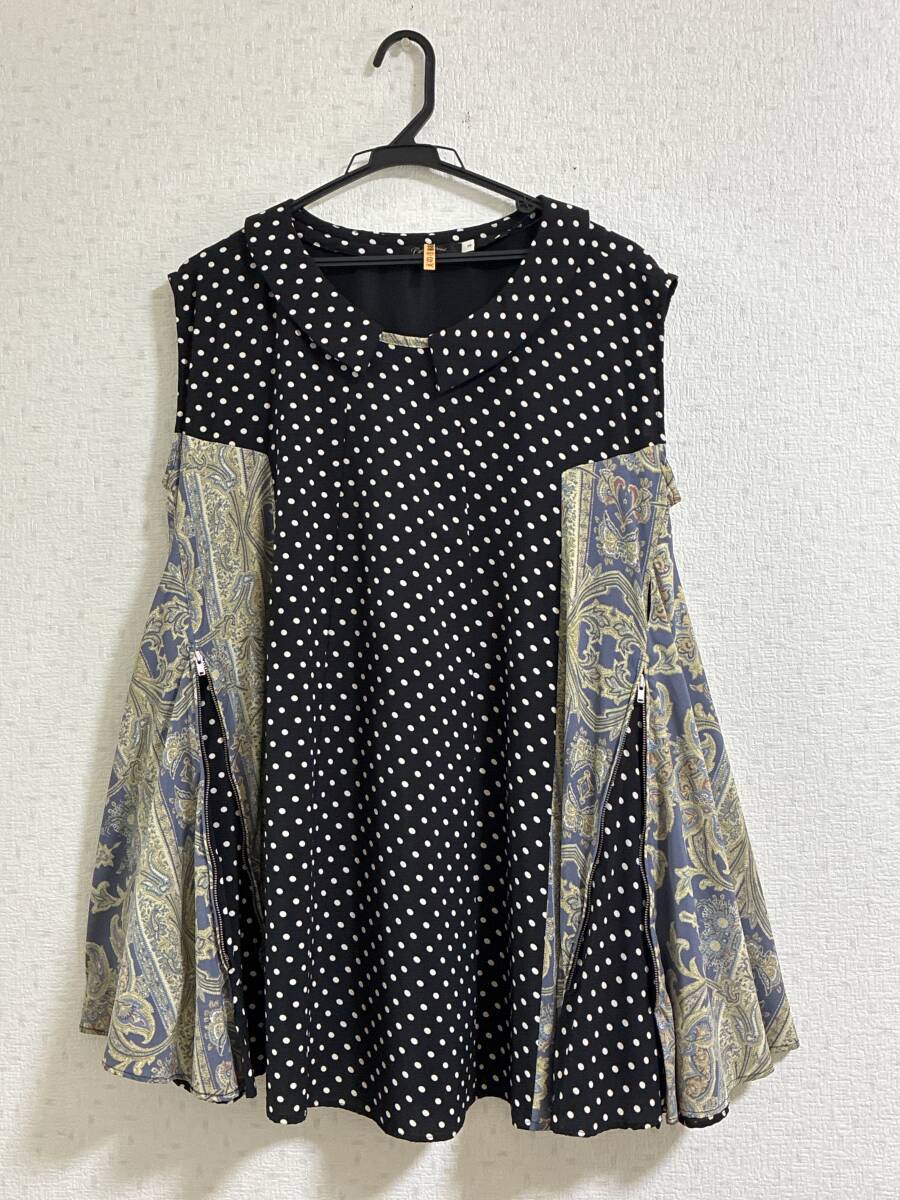 ココディール☆ドット・ペイズリー柄のお尻が隠れる素敵なトップス☆美品☆クリーニング済み