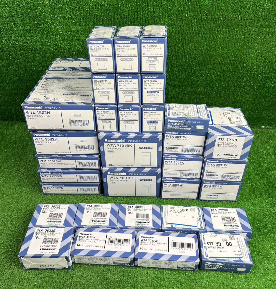 まとめて【未使用保管品】アドバンスシリーズ 電材 WTL WTA コンセント スイッチハンドル プレート　等々