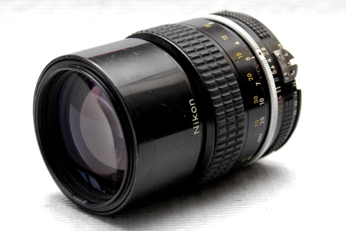 Nikon ニコン 純正 NIKKOR 135mm 高級単焦点レンズ 1:2.8 希少な作動品 (Ai)