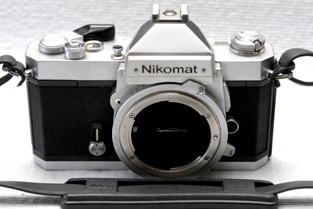 Nikon ニコン Nikomat 人気の高級一眼レフカメラ FT2ボディ 希少な作動品（腐食なし）