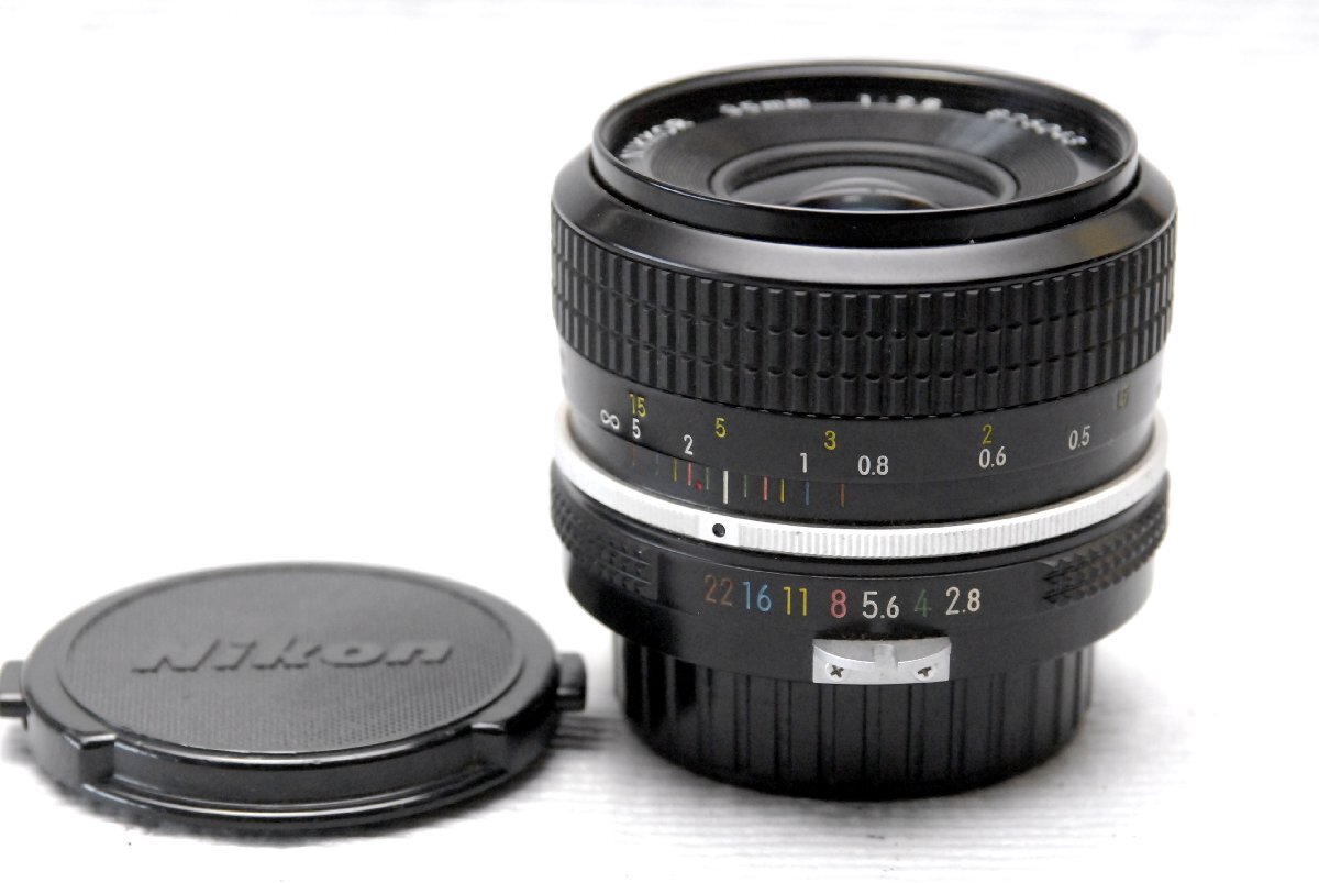 Nikon ニコン 純正 NIKKOR 35mm 単焦点高級ワイドレンズ 1:2.8 希少な作動品