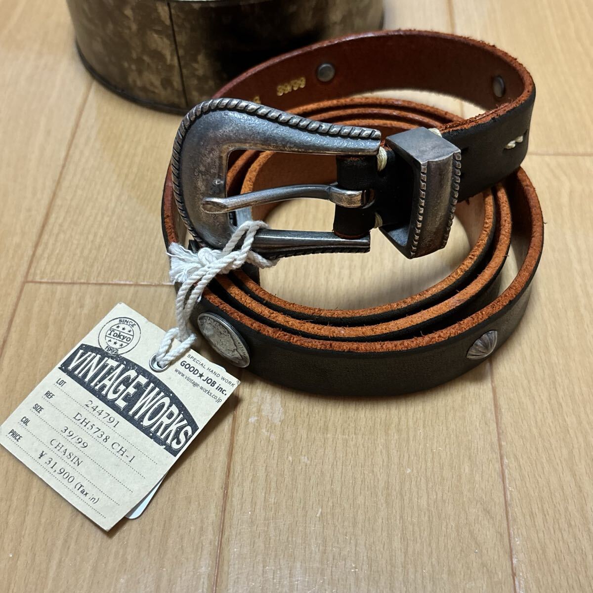 Vintage Works ヴィンテージワークス　Leather belt 7Hole レザーベルト 7ホール コンチョ茶芯　DH5738 CH-1 サイズ39/99