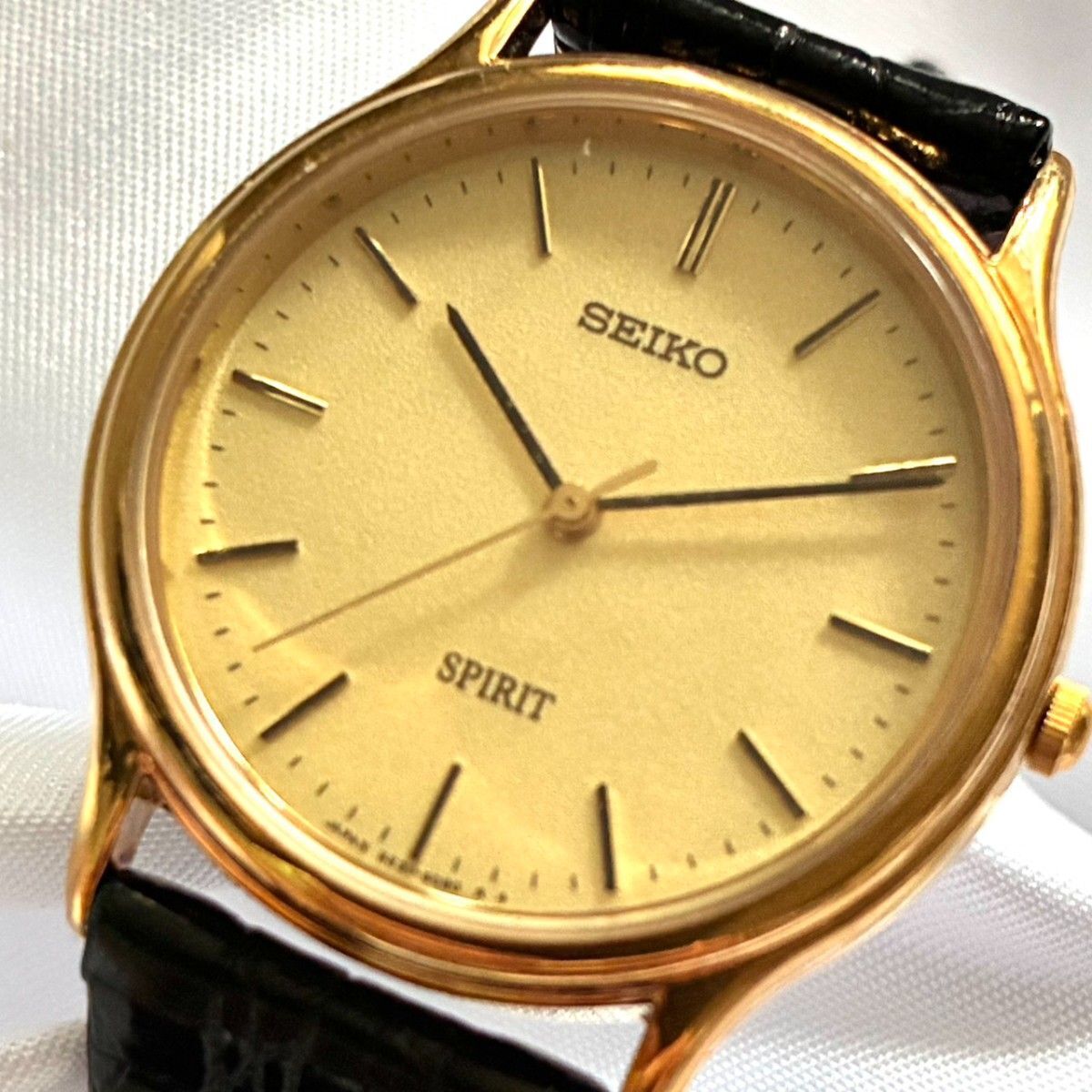 【稼働 電池交換済】 セイコー SEIKO 腕時計 クォーツ スピリット ゴールド文字盤 5E31-6040 QZ
