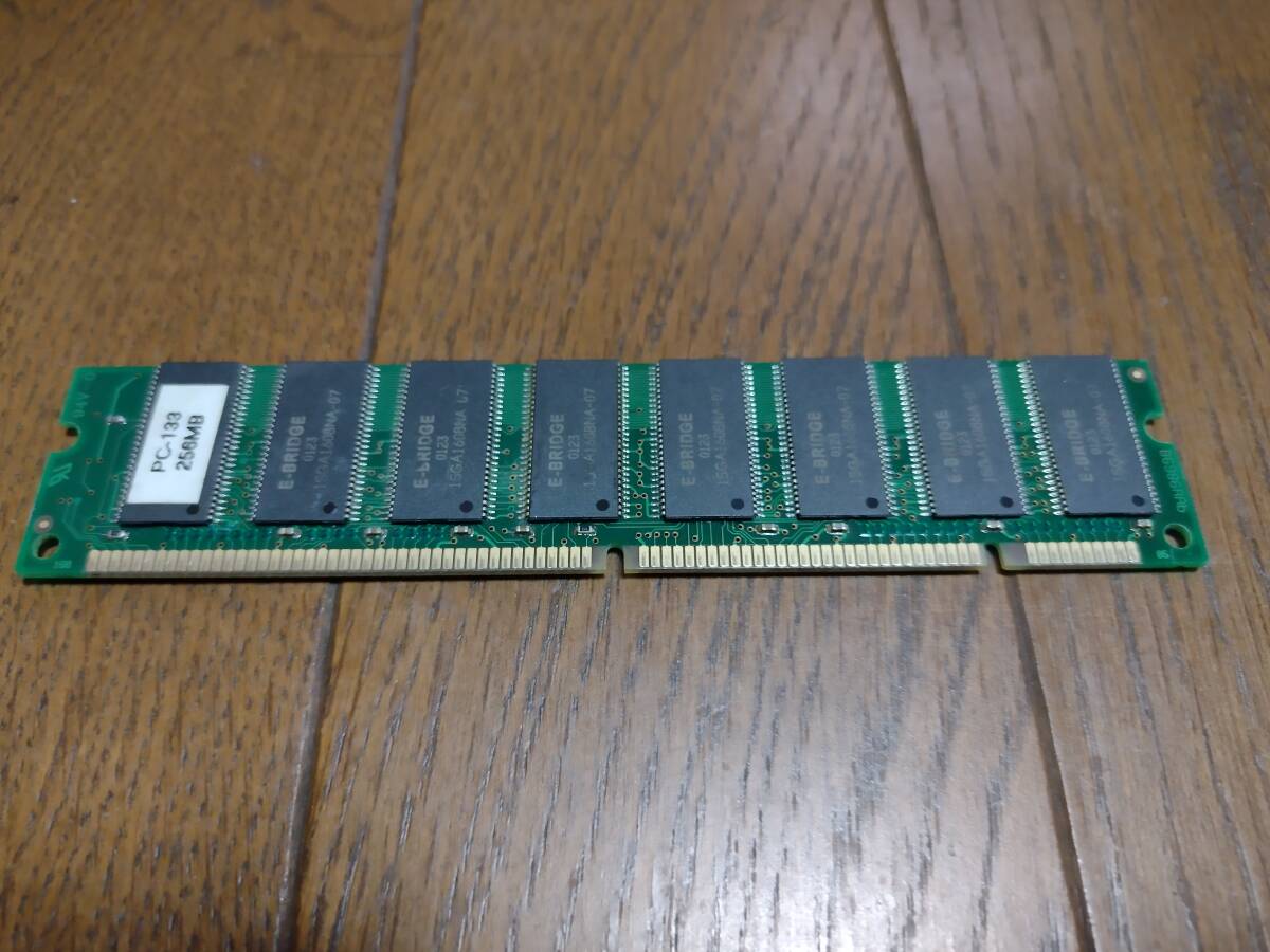 PC133 SDRAM 256MB (2)