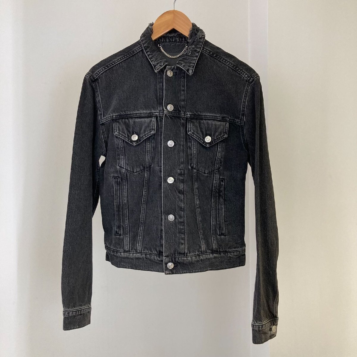 BALENCIAGA(バレンシアガ)　18SS シンンナーズ バック刺繍　489847　サイズ44 ダメージ加工　デニム　ジャケット　ブラック
