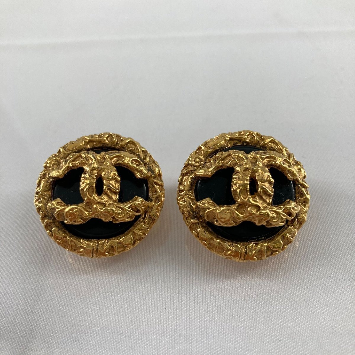 CHANEL（シャネル）　ココマーク 93A 93P ゴールド 溶岩　イヤリング　ゴールド