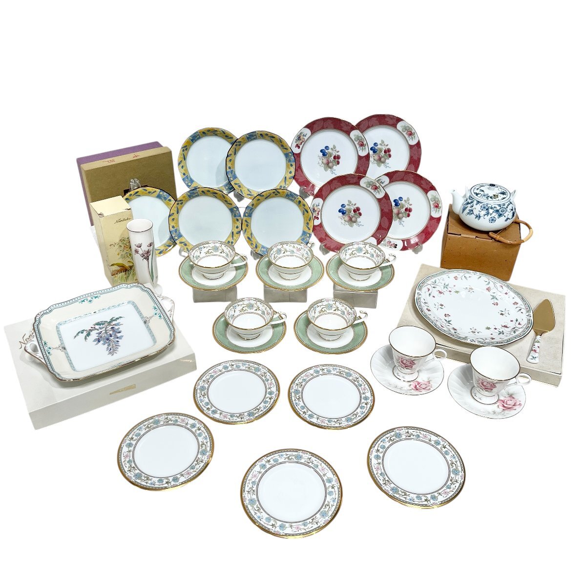 Noritake　乃りたけ　ノリタケ　食器　大量　おまとめ　皿　プレート　急須　カップ＆ソーサー　他　中古品　140サイズ　蘇さ(MtY2722)