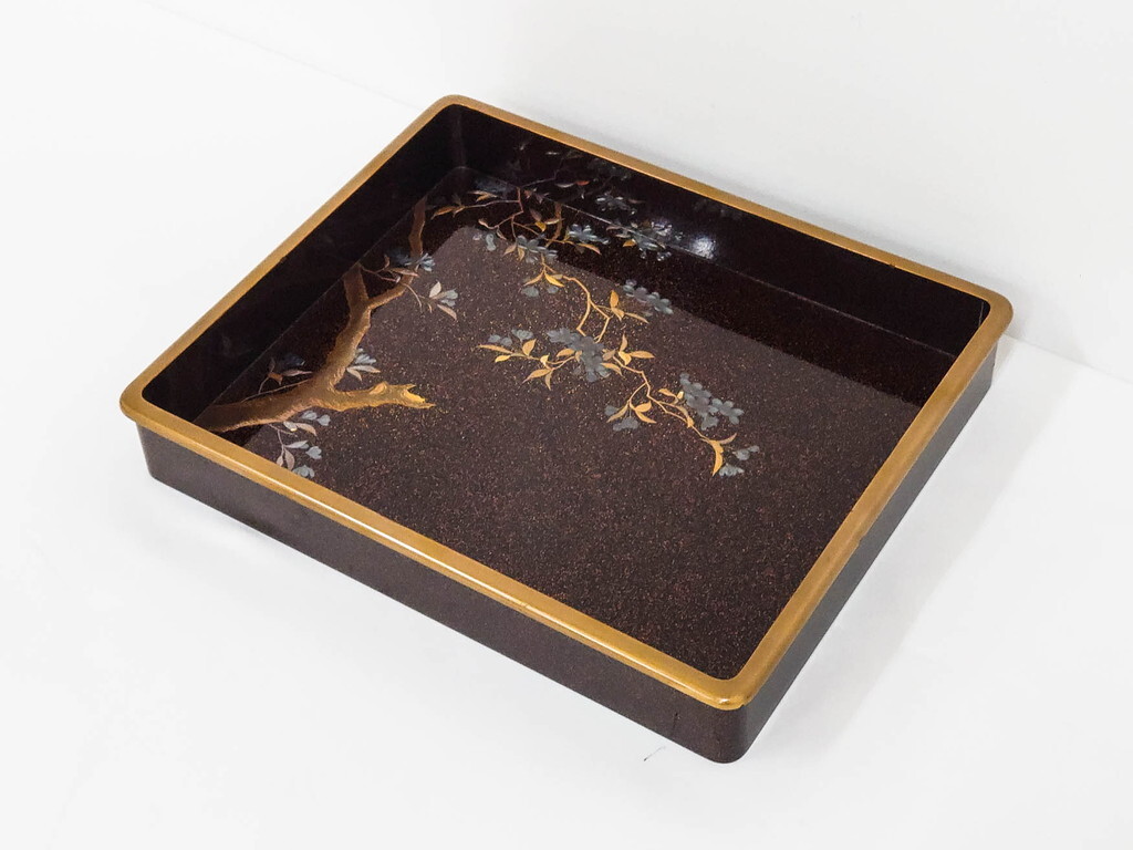 R-088599　明治から大正期 時代物 木製 漆器 梨地 梅 金銀蒔絵 盆 角盆 広蓋 草花文 漆芸 金彩