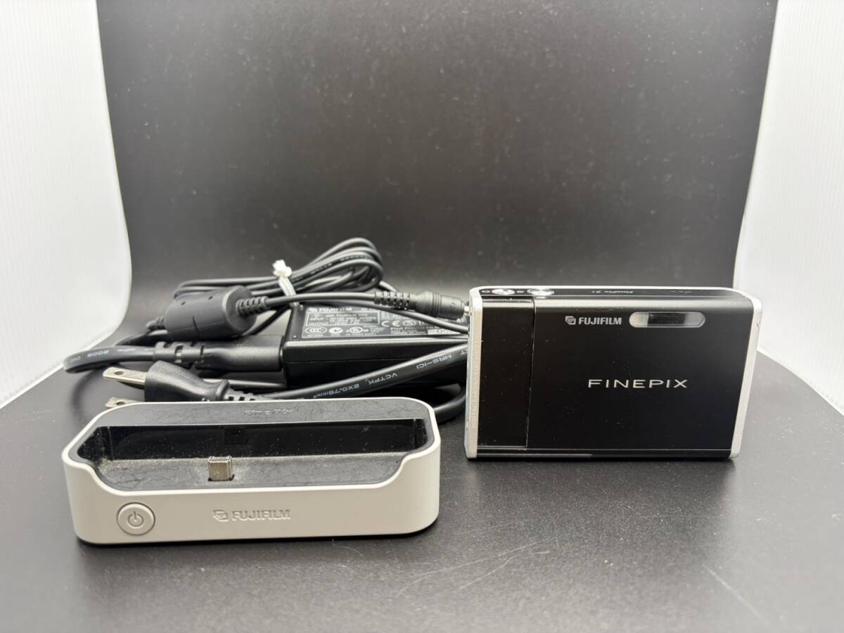 FUJIFILM 富士フイルム FinePix Z1 コンパクトデジタルカメラ ブラック 純正 クレードル 充電器　通電動作確認済　Y-1051