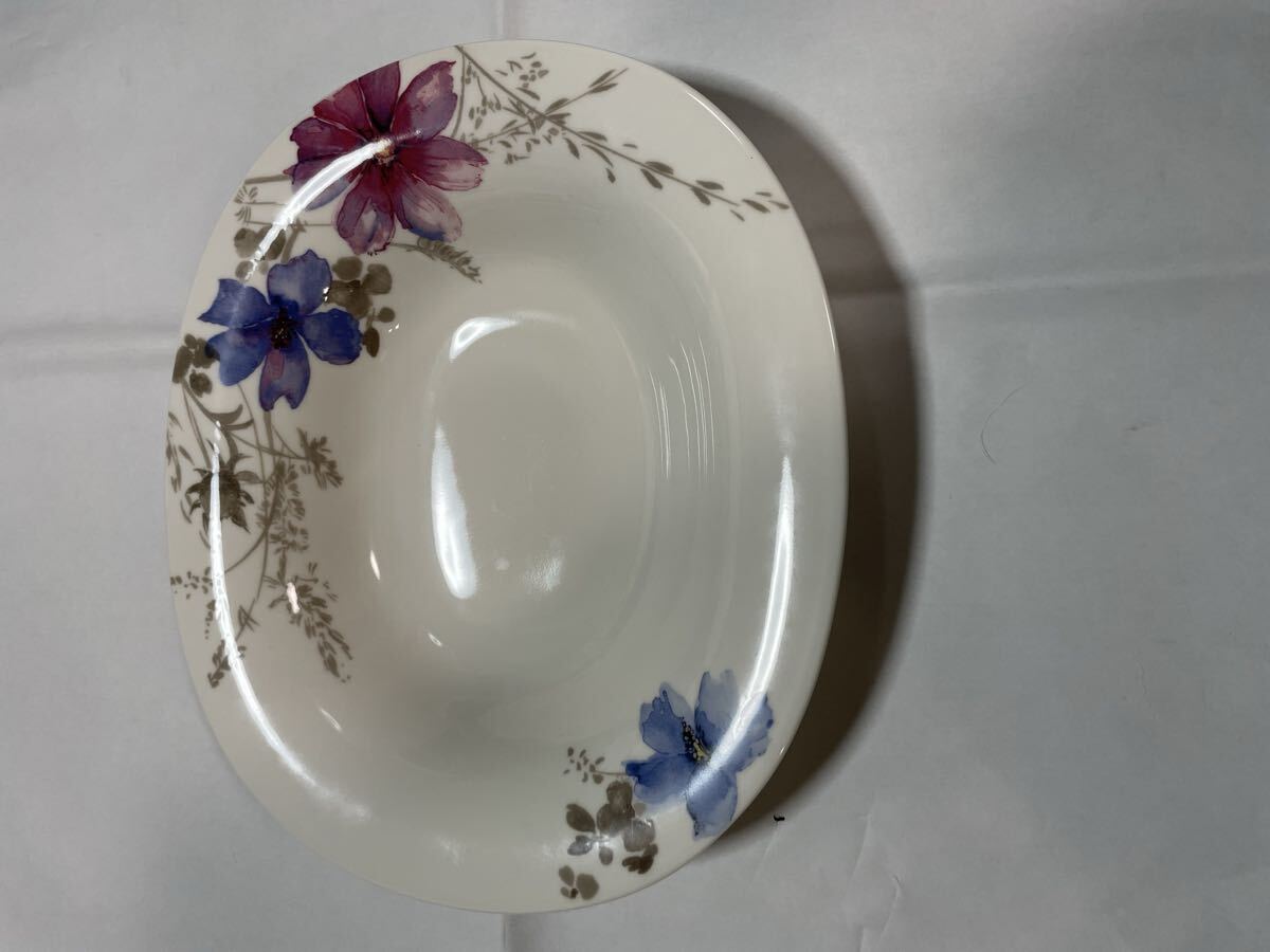 未使用品　 Villeroy & Boch (ビレロイ＆ボッホ) のMariefleur Gris (マリフルール グリ) シリーズ　深皿