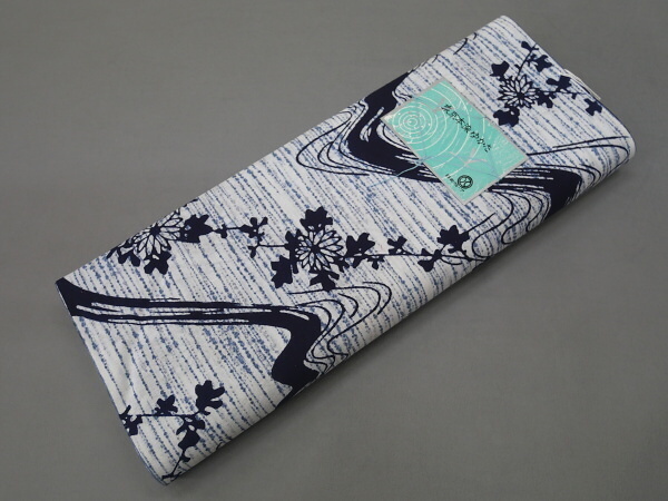 A16-13【凛々】即決 新古品 本染 ゆかた反物 白 流水 菊 未仕立て品