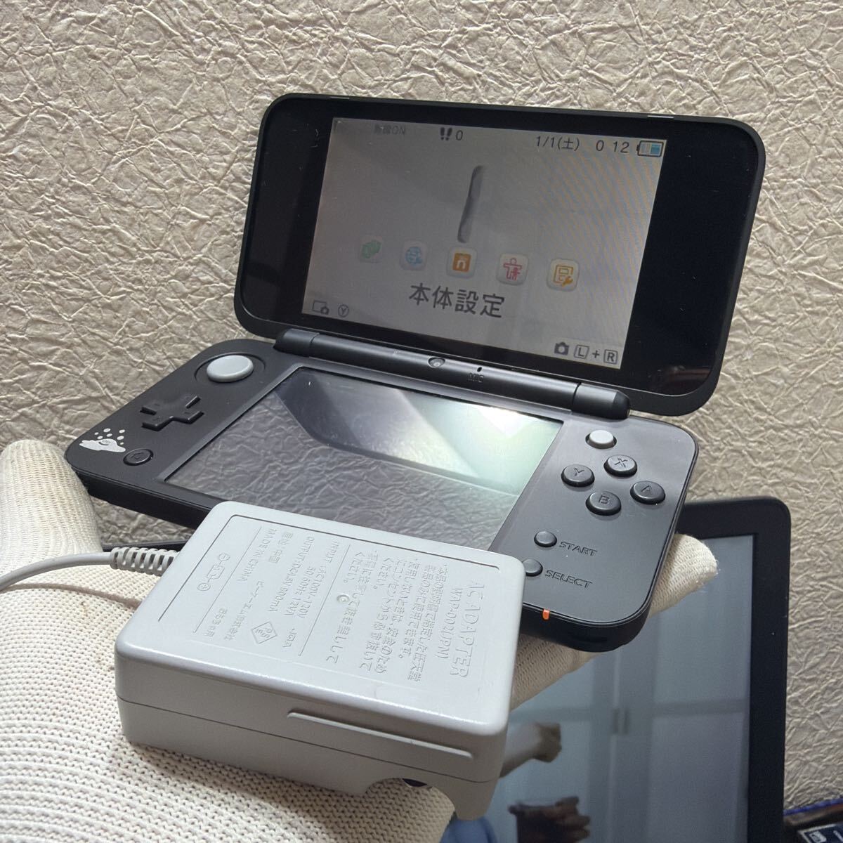 Newニンテンドー2DS LL ドラゴンクエスト はぐれメタルエディション　液晶綺麗　アダプター　ソフトカード付き　動作品