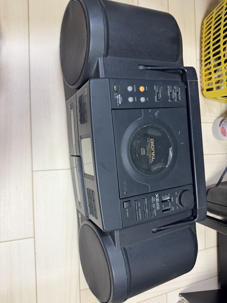 SHARP コンパクトディスク ステレオダブルカセット QT-77CD オーディオ機器 カセットデッキ 通電 済み　現状品　ジャンク　120サイズ