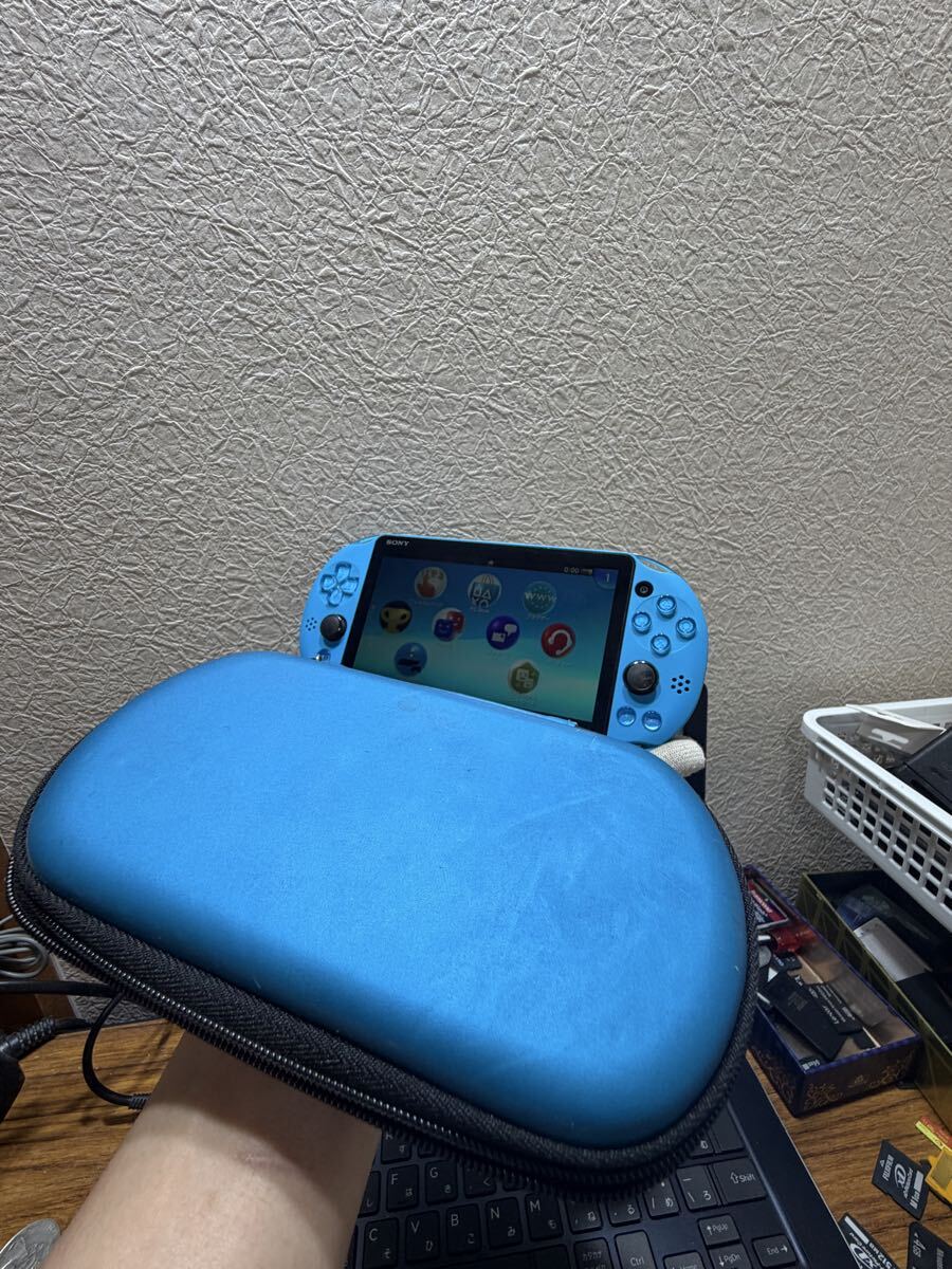 SONY PlayStation Vita PCH-2000 ブルー ケース付き　綺麗　動作品
