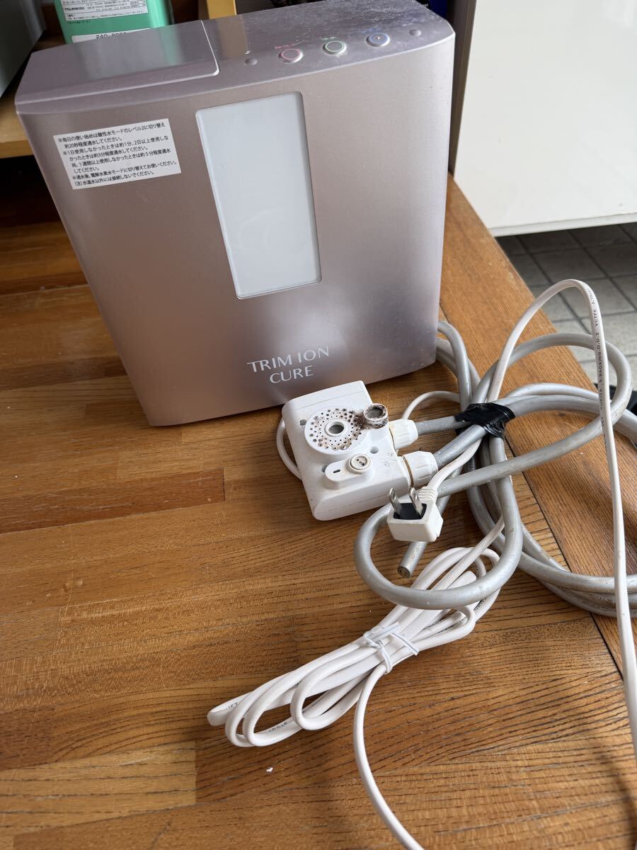 TRIM ION CURE トリムイオンキュア　日本トリム　浄水器 電解水 電解水素水 アルカリイオン整水器 整水器　通電済み　100サイズ