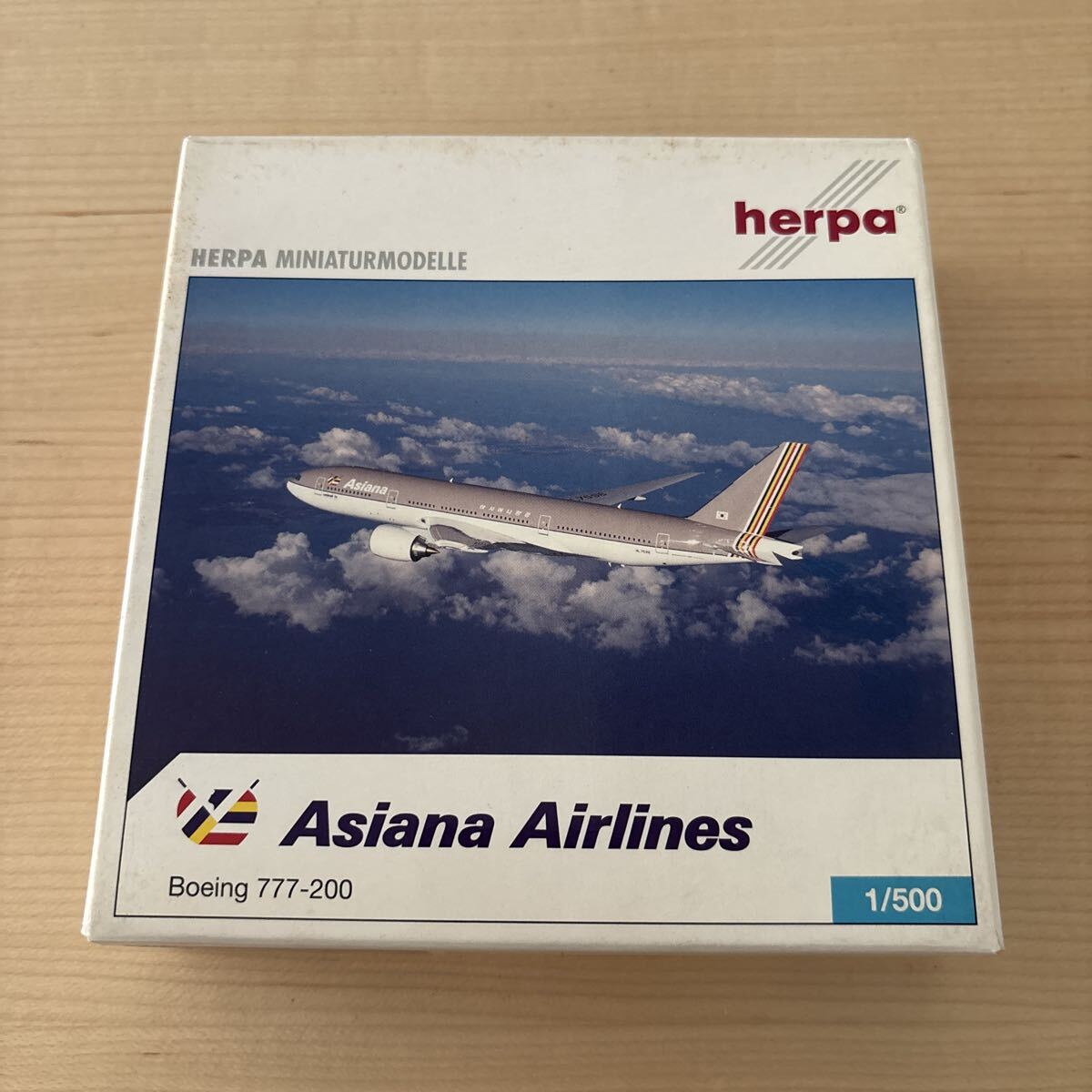 航空機模型 ダイキャスト ヘルパ 1/500 飛行機 herpa ボーイング Boeing B777-200 Asiana Airlines アシアナ航空 旧塗装 HL7596