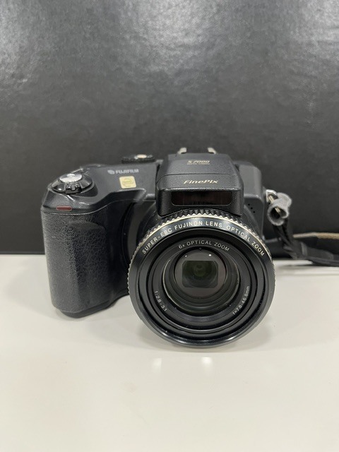 ★1円~★富士フィルム FUJIFILM FinePix S7000 19x コンパクトデジタルカメラ 前キャップ付き※通電OK