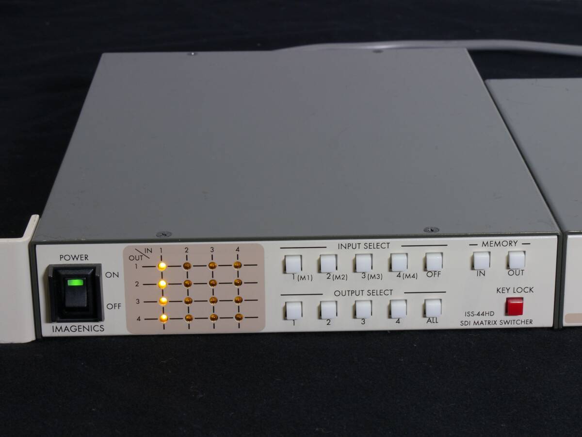 IMAGENICSイメージニクスHD-SDIマトリクススイッチャーISS-44HDと分配器ISD-22000
