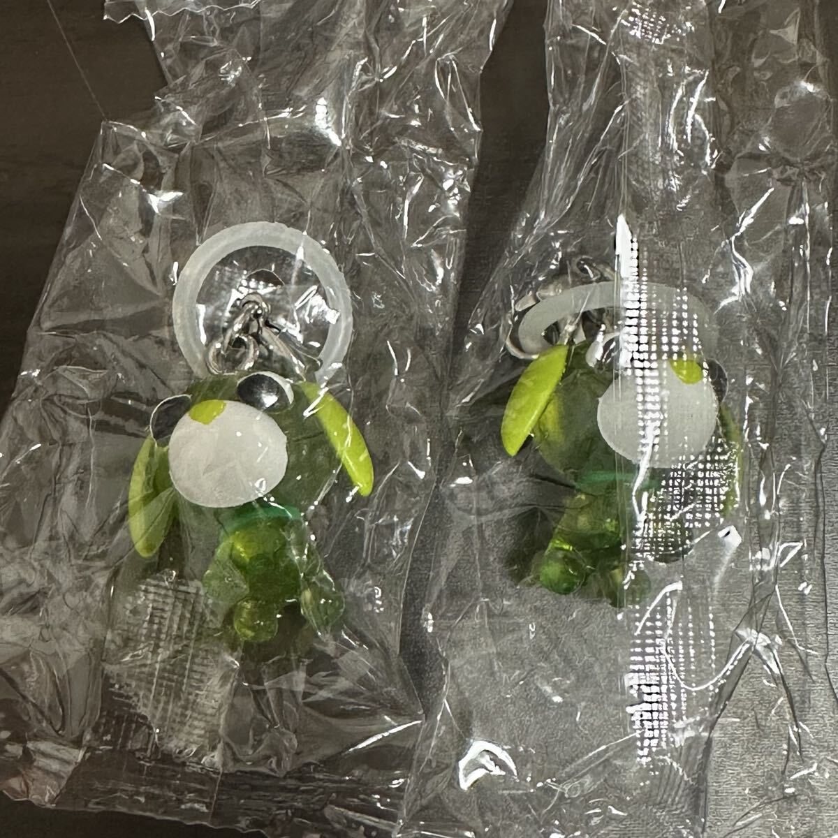 【未開封】【未使用】リョク　お茶犬　めじるしアクセサリー　ガチャガチャ　カプセル 2点セット 1点に顔若干の初期不良あり
