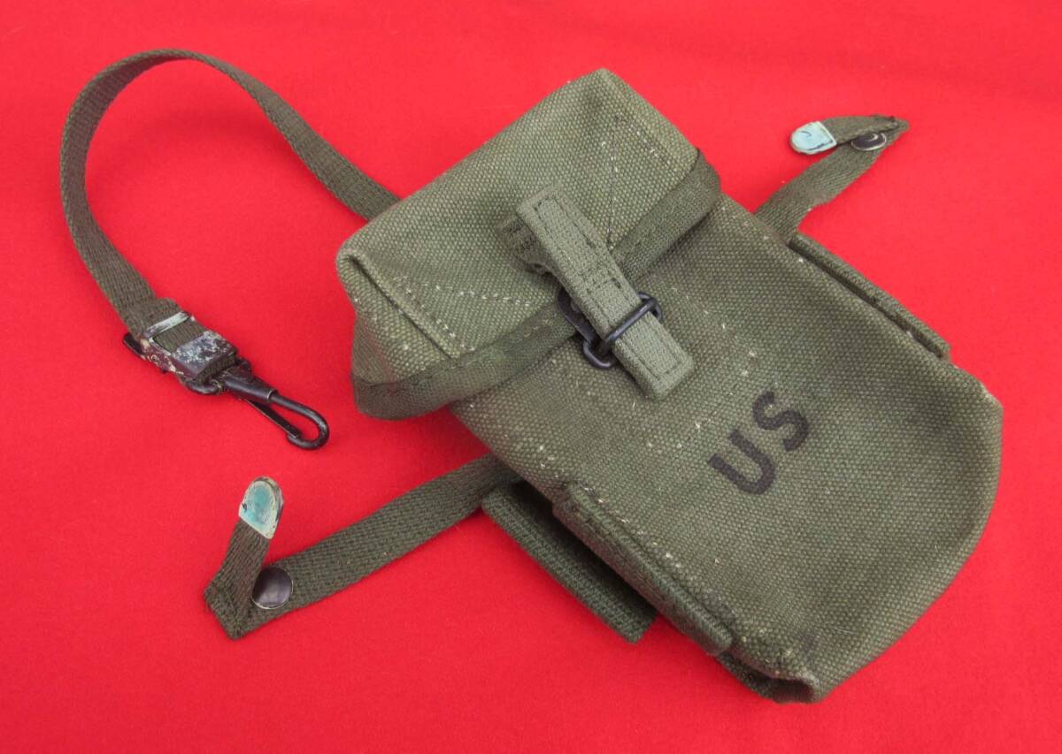アメリカ軍・スプリングフィールドM14ライフルのマガジンポーチ 米軍 アメリカ軍 ベトナム戦争 弾倉嚢 ジャングルファティーグ M16ライフル