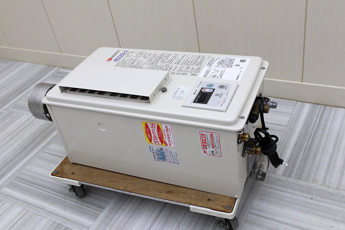 送料無料！23年製 超美品！厨房用 ノーリツ 都市ガス 給湯器 室内外壁用 GQ-C2422WZD-FH 24号 リモコン内蔵 ECOジョーズ 店舗厨房業務用