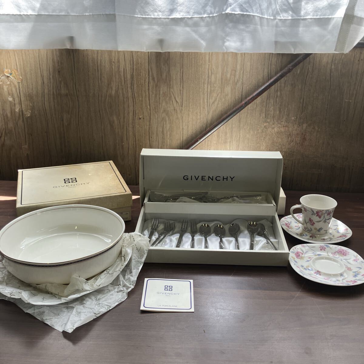 GIVENCHY ジパンシー 食器 まとめて カップ ソーサー プレート サラダボウル 皿 洋食器 陶器製 磁器製 YB-150 キッチン カトラリーセット　