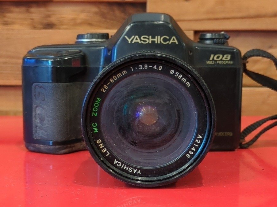 1円～　kyocera　京セラ　YASHICA 108　MC ZOOM 28-80mm 1:3.9-4.9　一眼レフフィルムカメラ　現状品