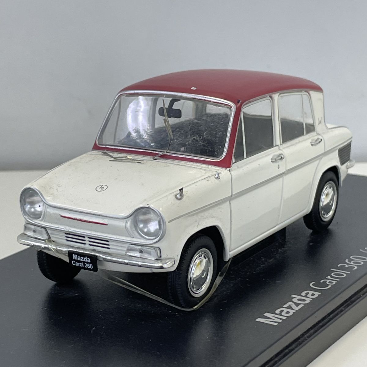 マツダ　キャロル360　1966年式ミニカー　1/24　※パーツ変形、欠損あり　/ち-33
