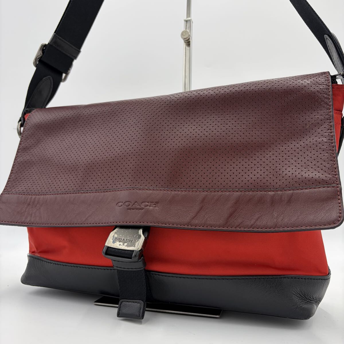 美品!/希少カラー●コーチ COACH メンズ ショルダーバッグ 斜め掛け メッセンジャー レザー×ナイロン クロスボディ フラップ レッド系 