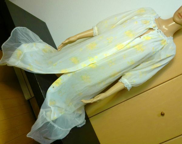 573中古品☆伊勢丹東京Violetヴァイオレット２重タグ♪ロングネグリジェナイトウェアMサイズ　難あり　出品商品１０点落札送料無料