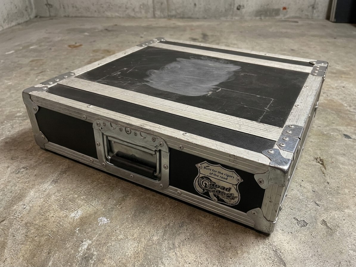 yw260617-003B3 RoadReady 2Uラックケース 中古品 削ってある箇所あり エフェクターケース ロードレディー