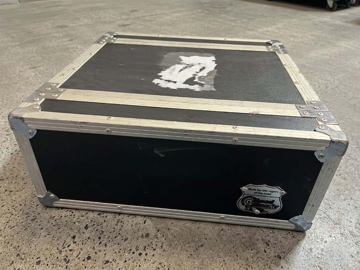 yw260617-004B3 RoadReady 4Uラックケース 中古品 削ってある箇所あり エフェクターケース ロードレディー