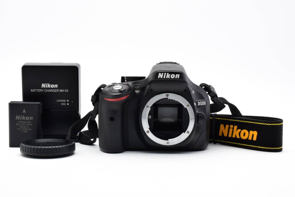 ★バリアングル液晶！エントリーに最適な一眼レフ★ Nikon ニコン D5200 ボディ #4675
