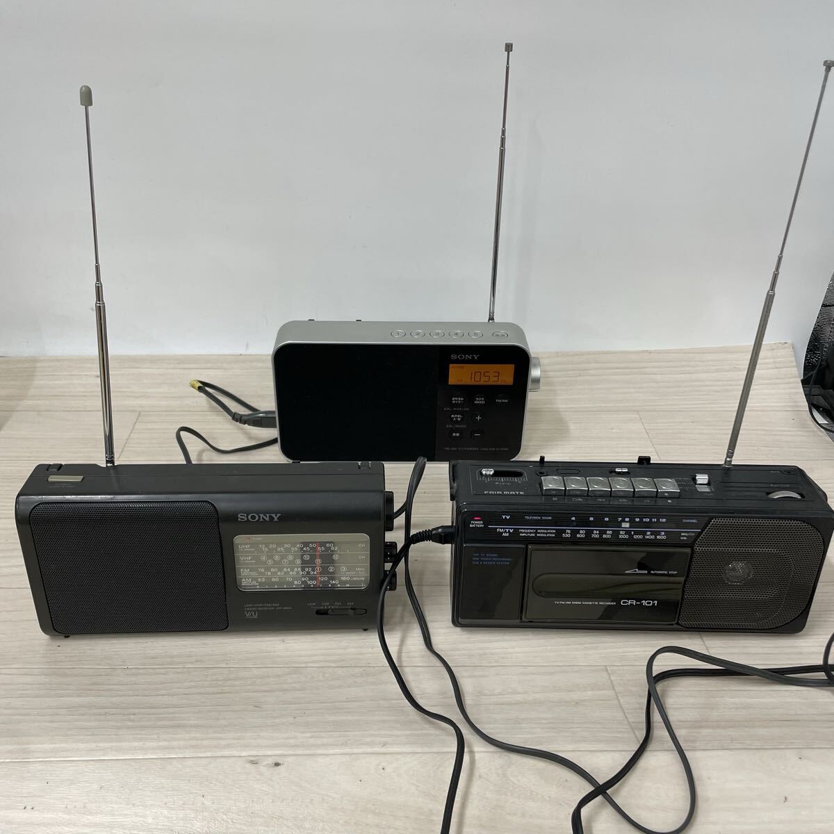 【B467-6】【通電・動作確認済み】ラジオ ラジカセ SONY icf-m780n nikkei + icf-890 + fair mate CR-101 まとめ売り ジャンク 