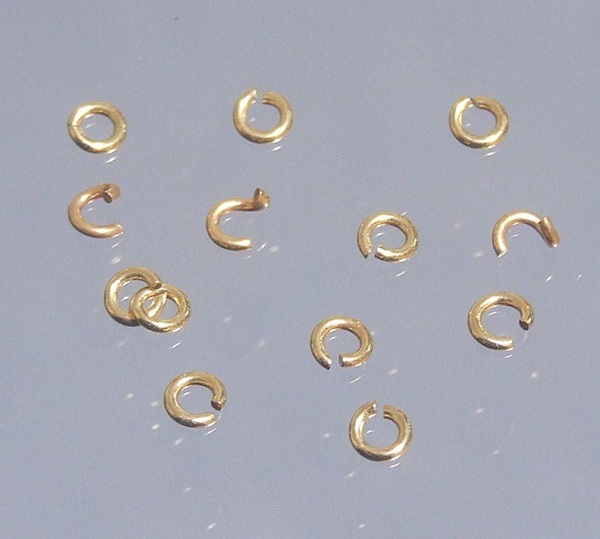 ■ 在庫大処分！超得プライス！■ ネックレス仕上げ用パーツ ◆ K18丸カン ２個 ◆ 直径2.8mm・線径0.6mm ◆ 修理用・加工用・パーツ ◆
