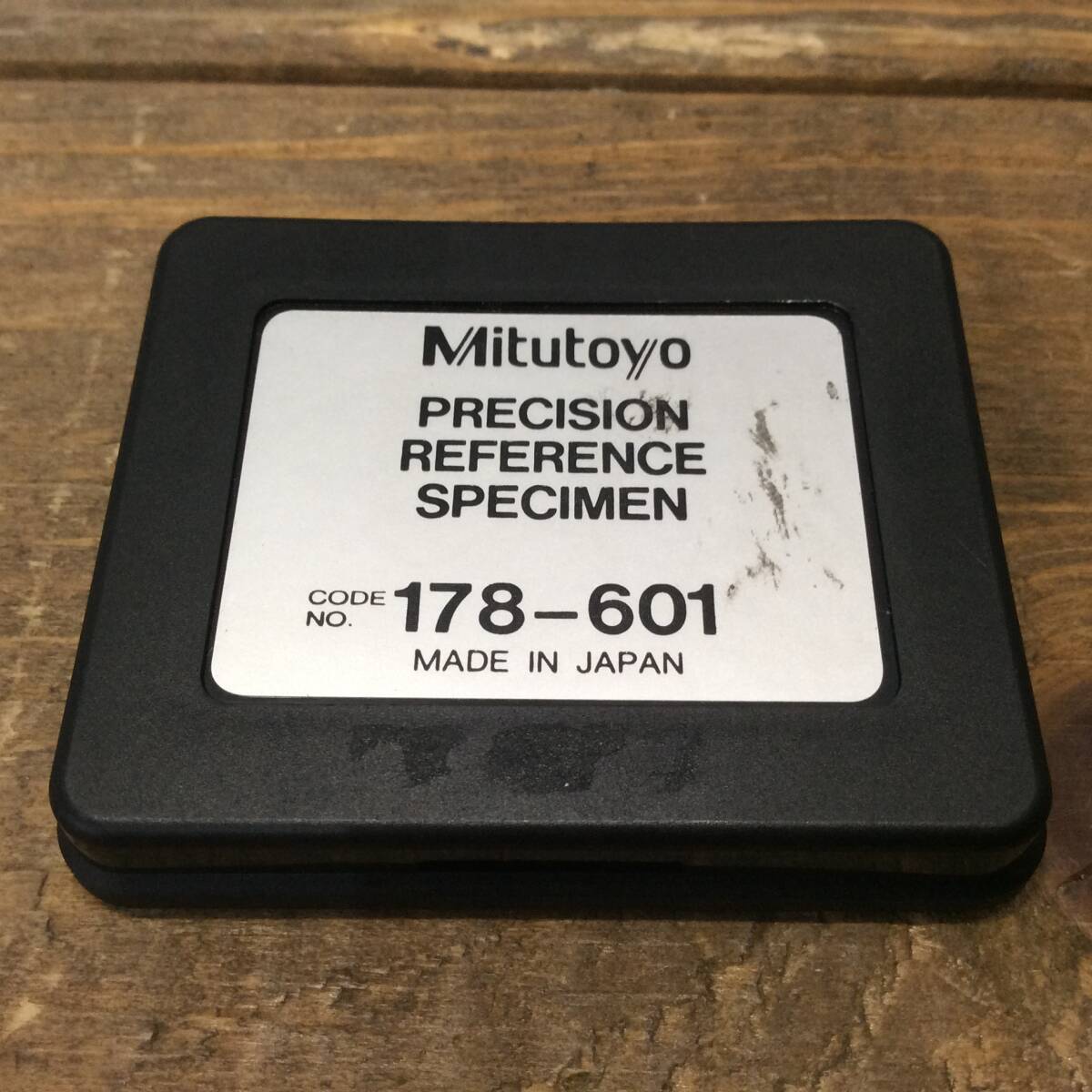 ■【AH-14928】中古美品 mitutoyo ミツトヨ サーフテスト用アクセサリ 校正用粗さ標準片 178-601【クリックポスト・全国一律185円可】