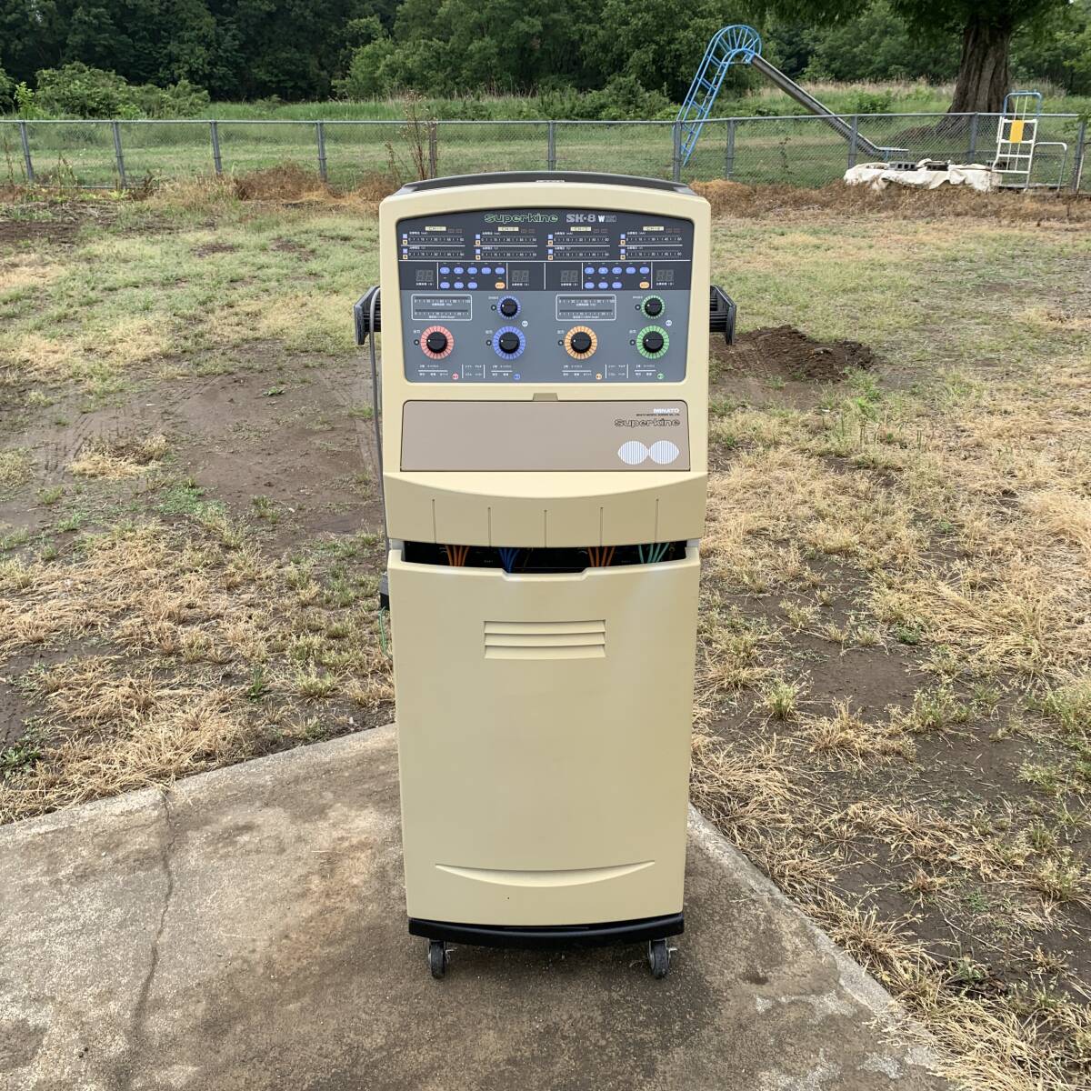 MINATO　ミナト　Super Kine SK-8W DX 　干渉電流型低周波治療器　スーパーカイネ　リハビリ　整骨院　接骨院　業務用　XZ4701