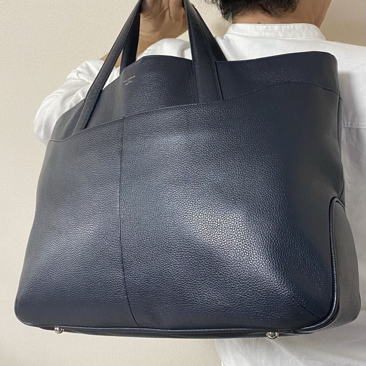 現行近/極美品●大容量●PELLE MORBIDA ペッレモルビダ メンズ トートバッグ 肩掛け A4収納 レザー 本革 ビジネス 自立 通勤 ネイビー １円